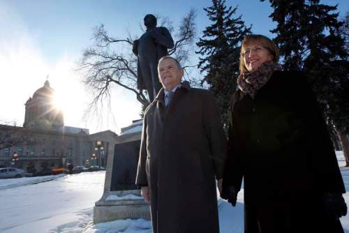 KEN GIGLIOTTI / WINNIPEG FREE PRESS
Iceland's Consul General Atli Ásmudsson and his wife Thrudur Helgadóttir standing in front of the Jón Sigurdsson statue at the Manitoba Legislature grounds. Sigurdsson was an Icelandic patriot and statesman who helped Iceland gain independence.