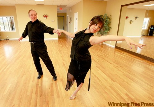 KEN GIGLIOTTI / WINNIPEG FREE PRESS
Instructor Jen Grayda with client Jimmy McMurray