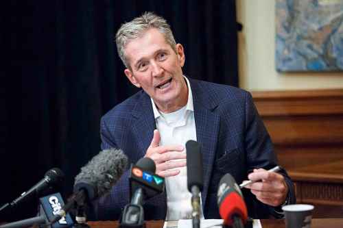 MIKE DEAL / WINNIPEG FREE PRESS
Manitoba PC Leader Brian Pallister invites the media into his office in the legislative building a day after winning a second straight majority government to announce he will soon unveil a 
