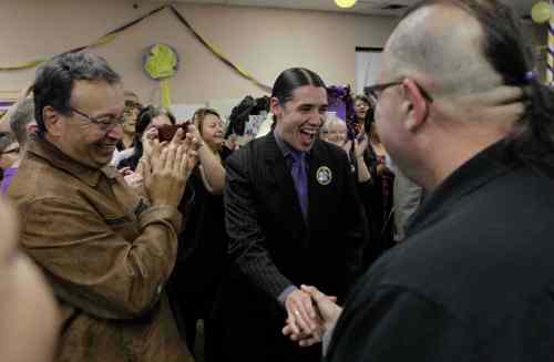 WAYNE GLOWACKI / WINNIPEG FREE PRESS
Mayoral candidate Robert-Falcon Ouellette is greeted by his supporters as he arrives at his HQ on election night.