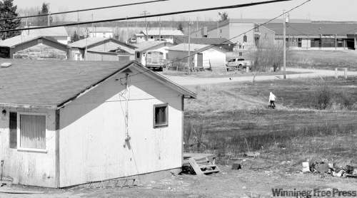 WAYNE GLOWACKI / WINNIPEG FREE PRESS ARCHIVES
Hollow Water First Nation could see a solution to its water problems develop in the nearby community of Seymourville.