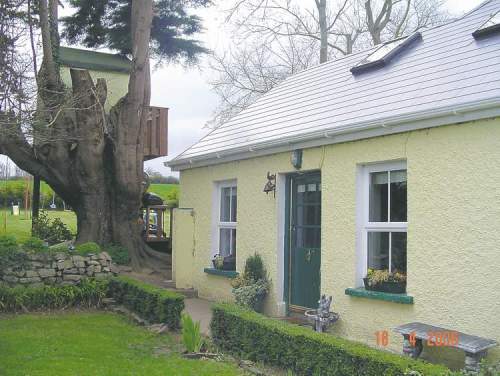 ANN MARIE CULLINANE / WINNIPEG FREE PRESS
The 100-year-old cottage in Ireland after extensive renovations.