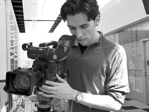 WILLIAM SINEUX DE LA LIBERTÉ
Gabriel réalise son premier long métrage professionnel, Héliosols.