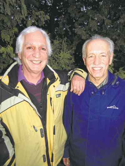 Daniel Bahuaud photoJean-Pierre Brunet, �� gauche, et Denis Gautron.