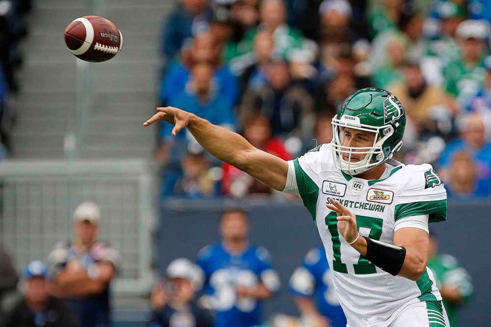 CP
Saskatchewan Roughriders quarterback Zach Collaros (17) throws against the Winnipeg Blue Bombers during second half CFL action in the 15th annual Banjo Bowl in Winnipeg Saturday, September 8, 2018. THE CANADIAN PRESS/John Woods