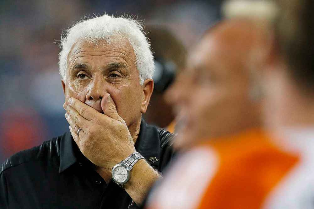 THE CANADIAN PRESS/John Woods
B.C. Lions head coach Wally Buono seemed to take issue with Matt Nichols assessment of his team's play.