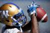 JOHN WOODS / WINNIPEG FREE PRESS
The Blue Bombers&rsquo; Corey Washington catches a ball at practice at the University of Manitoba on Wednesday.