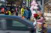 MIKE DEAL / WINNIPEG FREE PRESS
The crosswalk at Isabel and Alexander during lunch hour on Thursday. The safety of pedestrians is being questioned at this crosswalk after a four-year-old child was struck and killed.