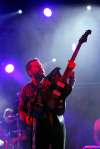 BORIS MINKEVICH / WINNIPEG FREE PRESS
Sam Roberts of the Sam Roberts Band belts it out on main stage to close opening night of the Winnipeg Folk Festival.