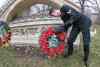 Mike Deal / Winnipeg Free Press
Cpl. Kyle Hall of the Royal Winnipeg Rifles places a wreath at the Regimental Memorial on the grounds of St. John’s Cathedral on Sunday.