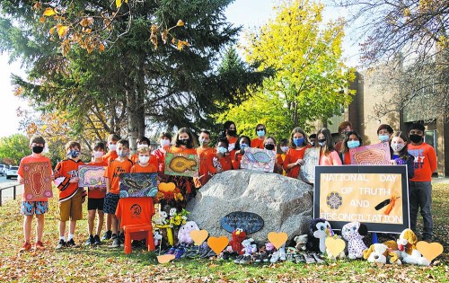 Chelsea Kemp/The Brandon Sun
Meadows School students participate in National Day for Truth and Reconciliation art projects Wednesday.