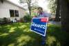 JOHN WOODS / WINNIPEG FREE PRESS FILES
Marty Morantz posts one of his federal election signs in his 2021 campaign in Winnipeg. Morantz led the race to represent the Charleswood—St. James—Assiniboia—Headingley riding by 109 votes as of Tuesday afternoon.