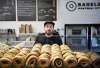 JESSICA LEE / WINNIPEG FREE PRESS
Phil Klein, owner of Bagelsmith, hopes his first year in business is the worst one he ever experiences.