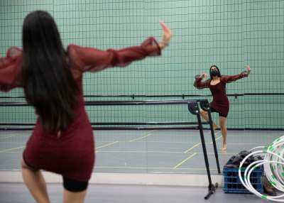 Harneet Aujla practises bhangra, a Punjabi folk dance, she will be performing with a group from Maples Collegiate for the Seven Oaks School Division Diwali festival. (Jessica Lee / Winnipeg Free Press)