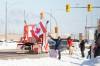 Mike Sudoma / Winnipeg Free Press files
A supporter waves a flag as the convoy makes its way past Headingley on the way from Vancouver to Ottawa.