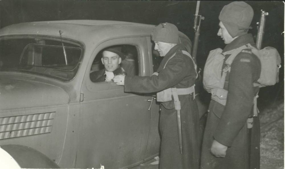 Canadians take part in If Day in WInnipeg on Feb. 19, 1942. (Winnipeg Free Press files)