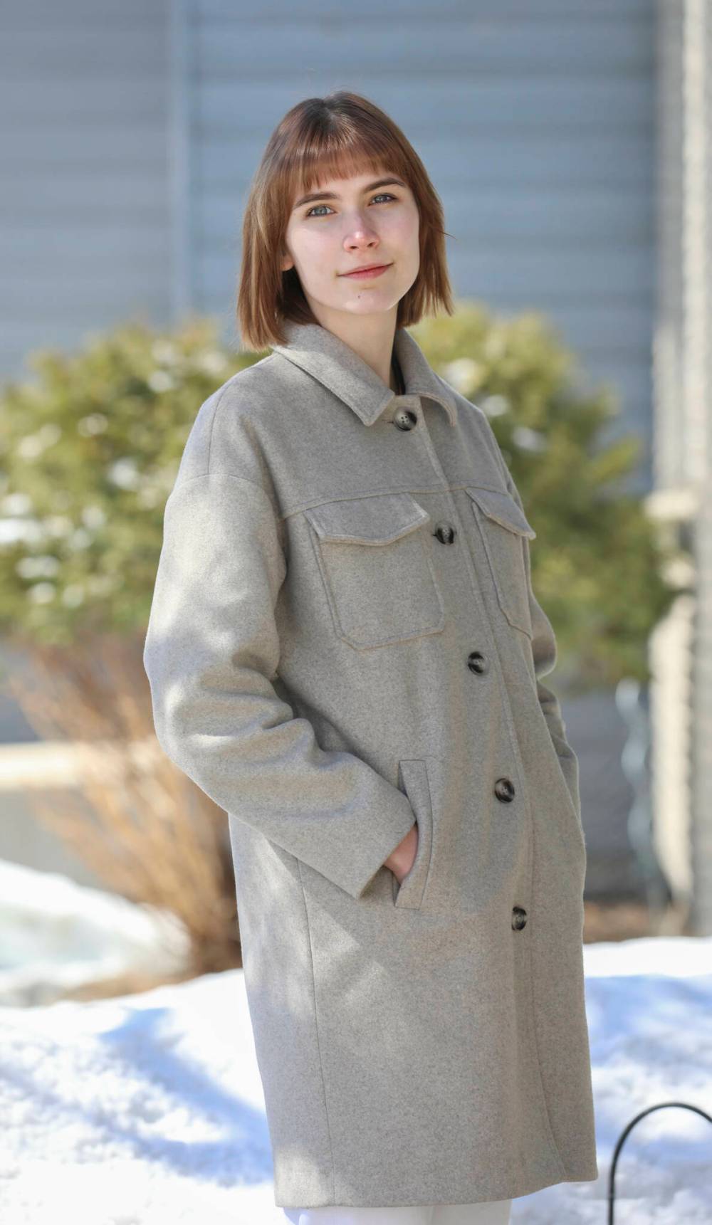 Cierra Bettens used social media to help gauge the risk after public-health restrictions ended in March. (Ruth Bonneville / Winnipeg Free Press)