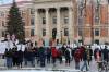 A rally for striking University of Manitoba faculty at the administration building Thursday drew support from many students. (Tyler Searle / Winnipeg Free Press)