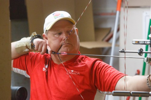 MIKE DEAL / WINNIPEG FREE PRESS
Winnipeg para archer Rob Cox during his gold medal match against Mexico's Omar Echeverria in the Online Cup of the Americas held by World Archery.