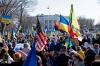 STEFANI REYNOLDS - AFP via GETTY IMAGES
People protest against Russias invasion of Ukraine during a rally across the White House, in Washington, DC on February 27, 2022.