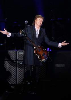 John Woods / Winnipeg Free Press
Paul McCartney gestures playfully with the crowd.