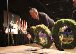 RUTH BONNEVILLE / WINNIPEG FREE PRESS
Premier Brian Pallister lays wreath.