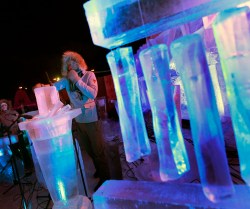 PHIL HOSSACK / WINNIPEG FREE PRESS
Norwegian artist Terje Isungset performs on instruments made of Ice.