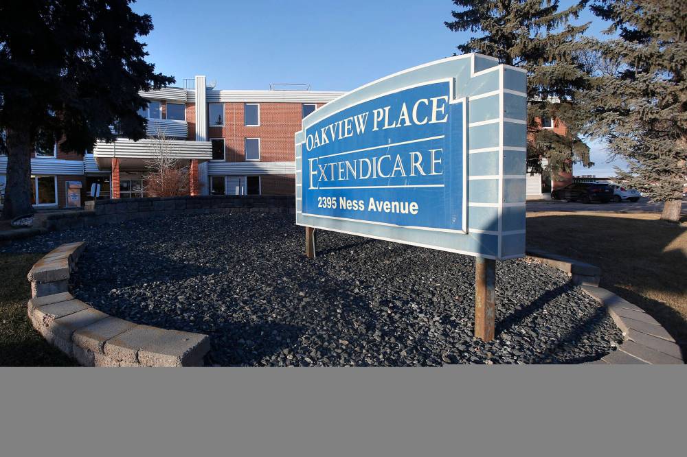 JOHN WOODS / WINNIPEG FREE PRESS FILES
Allegations of abuse against two health-care aides are said to affect as many as 15 residents at Extendicare’s Oakview Place personal care home.
