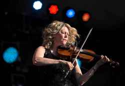 ANDREW RYAN / WINNIPEG FREE PRESS
Natalie MacMaster performs at Winnipeg Folk Festival Friday evening at Birds Hill Provincial Park July 6, 2018.