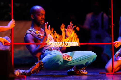 Winnipeg Free Press
A performer does the limbo at the Caribbean Folklorama  pavilion Sunday. John Woods / Winnipeg Free Press