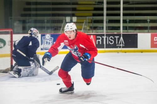 MIKAELA MACKENZIE / WINNIPEG FREE PRESS FILES Leon Gawanke (9) at Manitoba Moose practice at the BellMTS Iceplex in 2021.