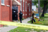 MIKE DEAL / WINNIPEG FREE PRESS
Winnipeg police investigate at 189 Jarvis Ave. Monday after the body of a 36-year-old woman was found in an apartment suite. The death has been ruled a homicide.