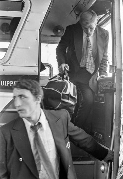 The Russian team arrives in Winnipeg for the Canada vs Russia Summit Series in 1972. (Gerry Cairns / Winnipeg Free Press files)