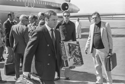 The Russian team arrives in Winnipeg for the Canada vs Russia Summit Series in 1972. (Gerry Cairns / Winnipeg Free Press files)