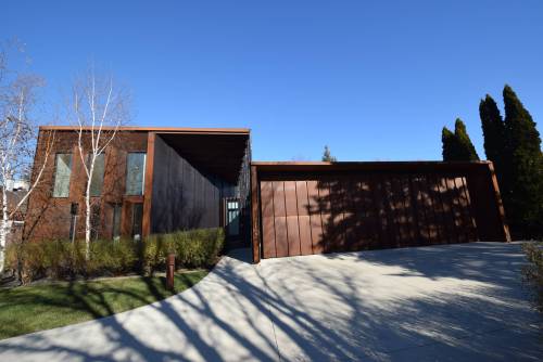 Photos by Todd Lewys / Winnipeg Free Press
                                Imaginatively designed from top to bottom, this massive bungalow features a wonderful blend of light, style and livability.