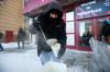 DANIEL CRUMP / WINNIPEG FREE PRESS
                                Joshua Goddard, a volunteer with Warmer Hearts Winnipeg, ladles out some soup Saturday afternoon in front of Portage Place Shopping Centre.