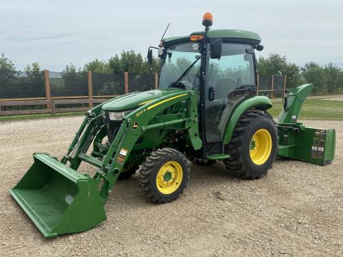 Photos by Marc LaBossiere / Winnipeg Free Press
                                The John Deere 3-Series 3046R is equipped with a climate-controlled cab, 74-inch rear Frontier snowblower, and 54-inch loader bucket.