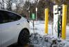 JESSICA LEE / WINNIPEG FREE PRESS
                                An electric charging station, which is connected to a Tesla, at Assiniboine Park.