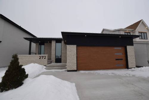 Photos by Todd Lewys / Winnipeg Free Press
                                Artistic yet practical, this roomy two-bedroom, two-bath bungalow offers a seamless synergy of classic and modern design features.