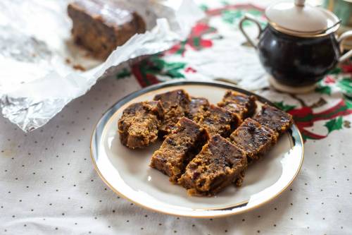 MIKAELA MACKENZIE / WINNIPEG FREE PRESS
                                The Murrell family fruitcake has served as a Christmas and wedding tradition over the years.