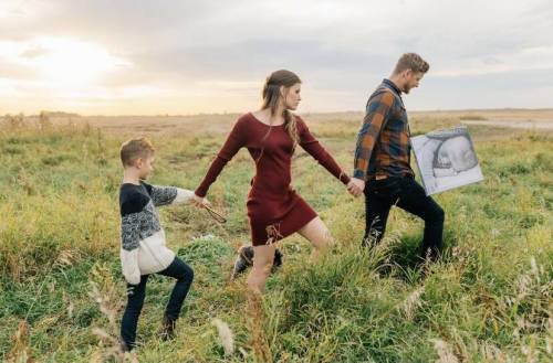 Jenna-Lee and Mike Luptak and their son Bennett. Jenna-Lee is suing a doctor and the health authority, claiming she received negligent care after being diagnosed with intrahepatic cholestasis of pregnancy that resulted in the death of the fetus on Jan. 10, 2021. (Supplied)