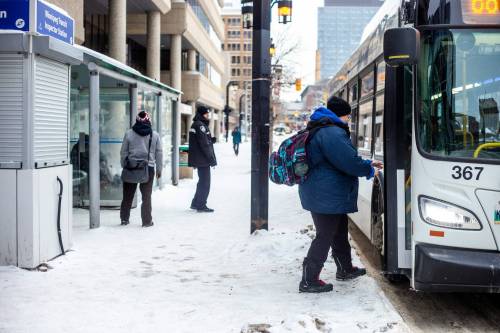 A man told a woman riding a Winnipeg Transit bus that she was going to hurt and approached her with his pants around his ankles during an incident on Tuesday afternoon. (Mikaela MacKenzie / Winnipeg Free Press files)