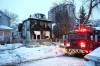 Winnipeg Police Service hold the scene of a fire that was called in around 11 p.m. Wednesday evening in a vacant, two-storey house on Pritchard Avenue. (Mike Deal / Winnipeg Free Press)
