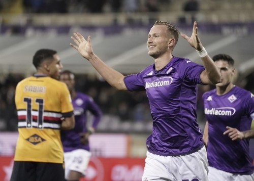 Fiorentina's Antonin Barak celebrates scoring during the Italian Cup round of 16 soccer match between Fiorentina and Sampdoria, at the Artemio Franchi stadium in Florence, Italy, Thursday, Jan. 12, 2023. (Marco Bucco/LaPresse via AP)