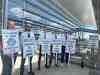 Katrina Clarke / Free Press
Members of the Aircraft Mechanics Fraternal Association (AMFA) picket outside Winnipeg Richardson International Airport, Saturday.