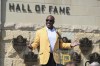 Former Pittsburgh Pirates outfielder Barry Bonds acknowledges the crowd during a ceremony for players that are part of the team's 2024 Hall of Fame class before a baseball game against the Cincinnati Reds in Pittsburgh, Saturday, Aug. 24, 2024. (AP Photo/Barry Reeger)