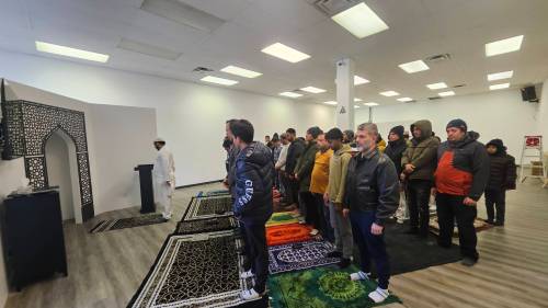 SYED FAIZAN NASIR
                                Syed Vakeel, one of two volunteer imams at Morden&rsquo;s new mosque, speaks to worshippers.
