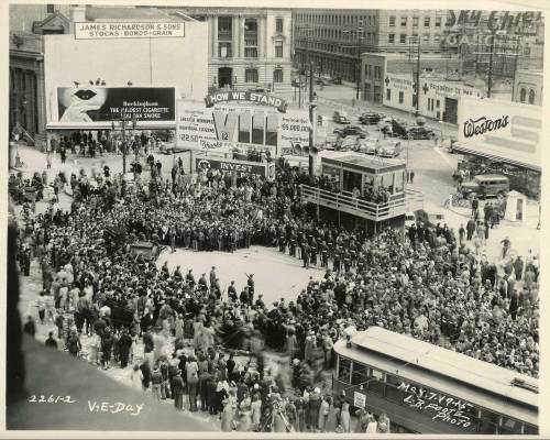 L.B. FOOTE / National Air Force Museum of Canada
                                Victory in Europe Day Parade in Winnipeg, May 8, 1945.