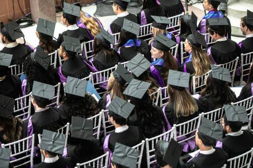 MIKAELA MACKENZIE / FREE PRESS files
                                The Max Rady College of Medicine convocation ceremonies at the U of M Bannatyne campus on May 15. Doctors Manitoba says the provincial government&rsquo;s next goal should be making it easier for doctors to stay in Manitoba.
