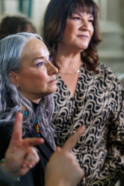 MIKE DEAL / FREE PRESS
                                Manitoba Families Minister Nahanni Fontaine (left) along with Housing, Addictions and Homelessness Minister Bernadette Smith, at the renewal of the province&rsquo;s five-year poverty reduction strategy.